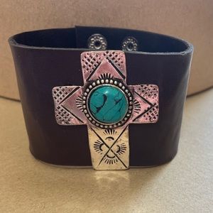 🎉❤️HOST PICK!! Juliette Silver Turquoise Cross Cuff Bracelet